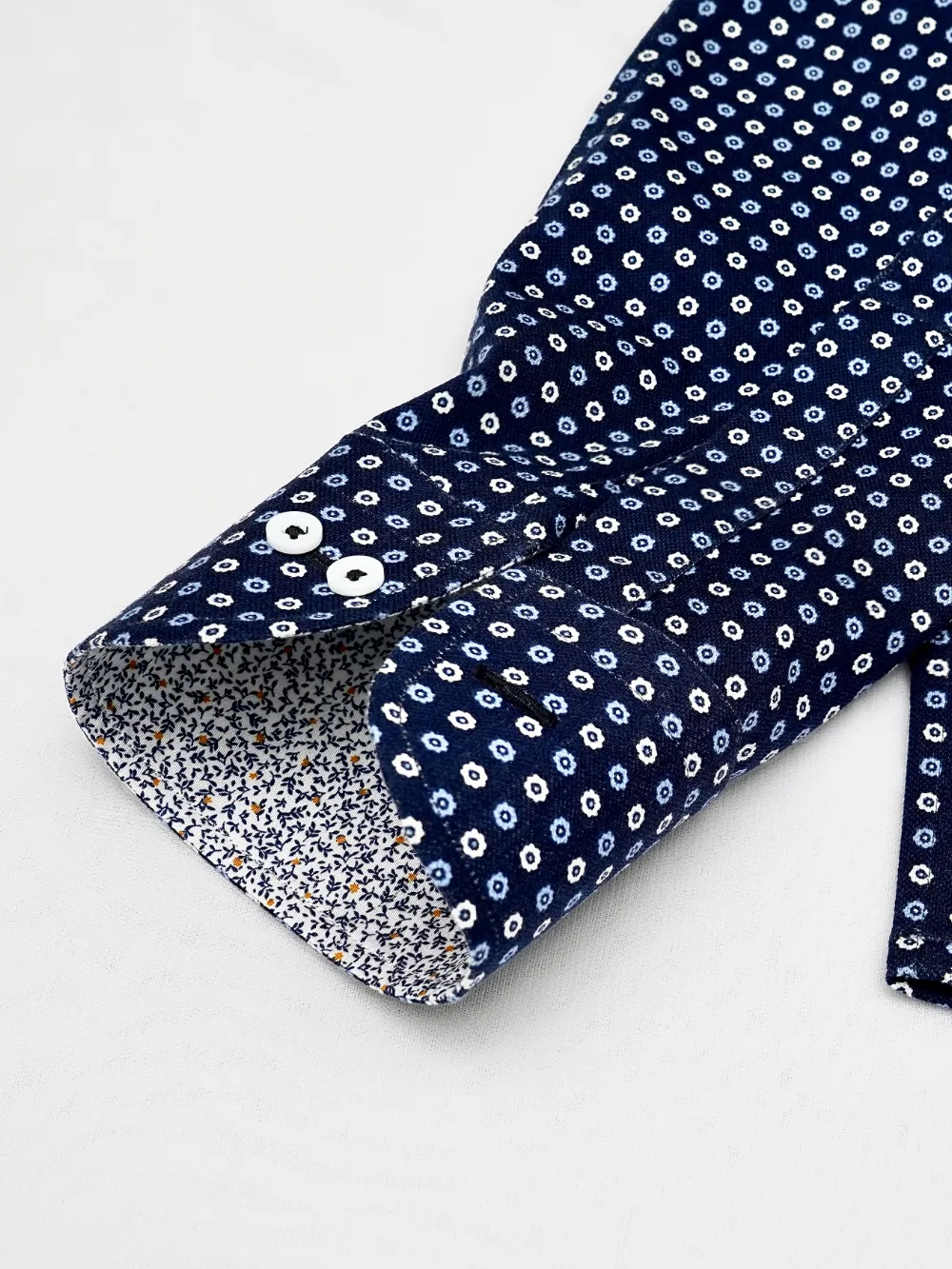 Non-Iron Stretch Cotton Navy Shirt - Medallion Print