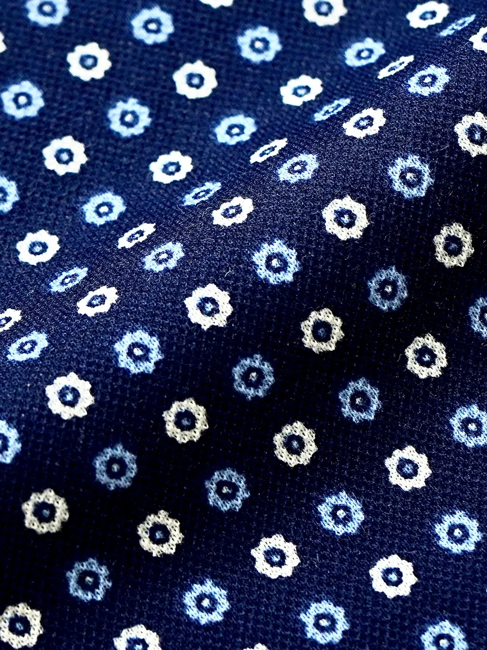 Non-Iron Stretch Cotton Navy Shirt - Medallion Print
