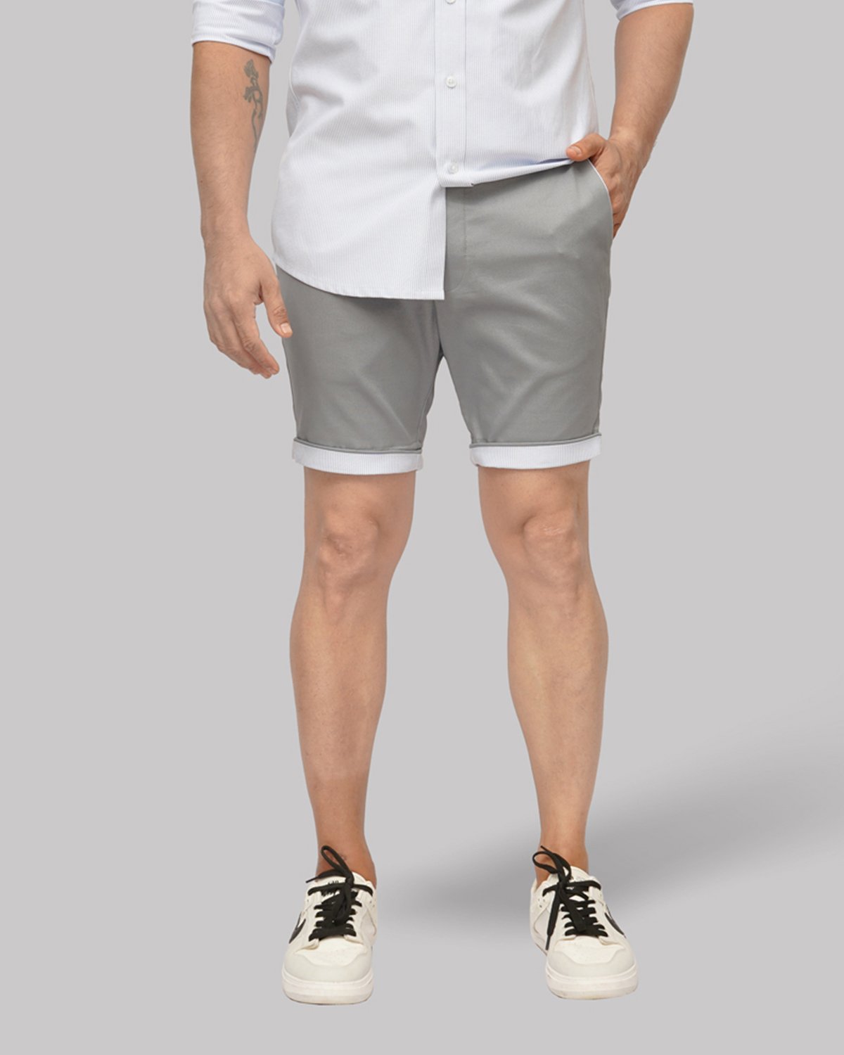 Cotton Short with Jacquard Weave and Extra Stretch - Moonstone Gray