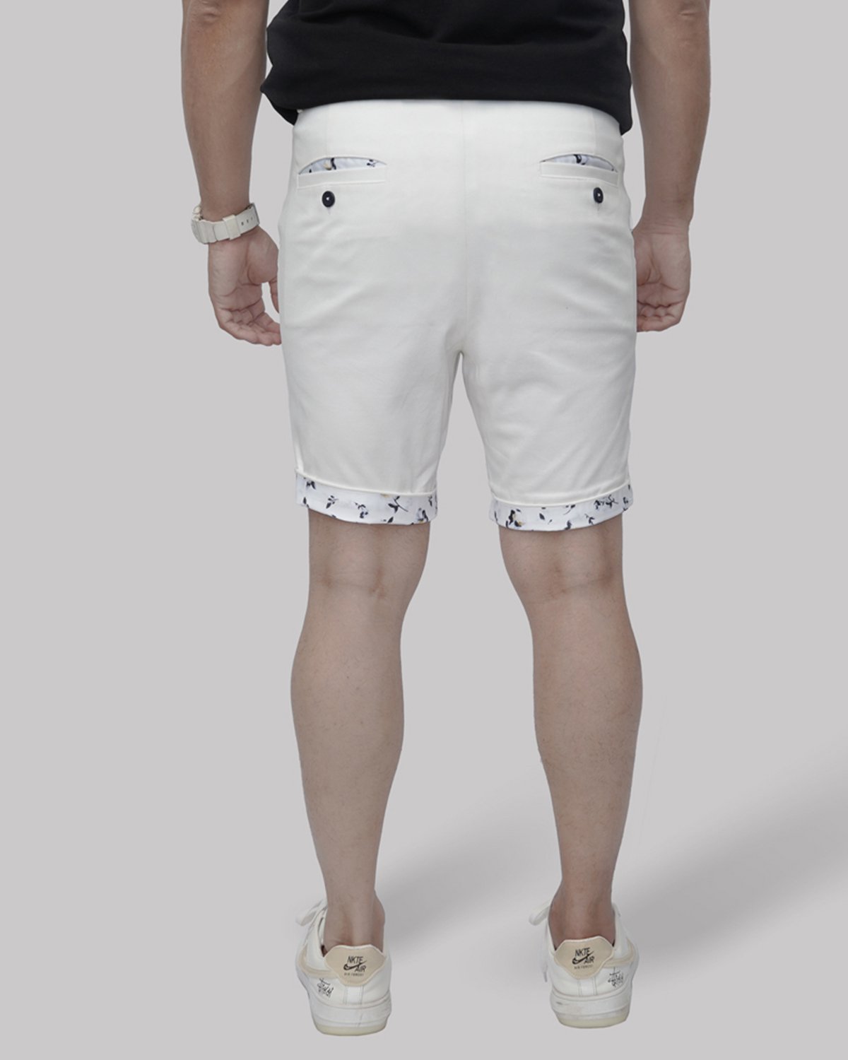 Cotton Short with Twill Weave and Extra Stretch - Off White